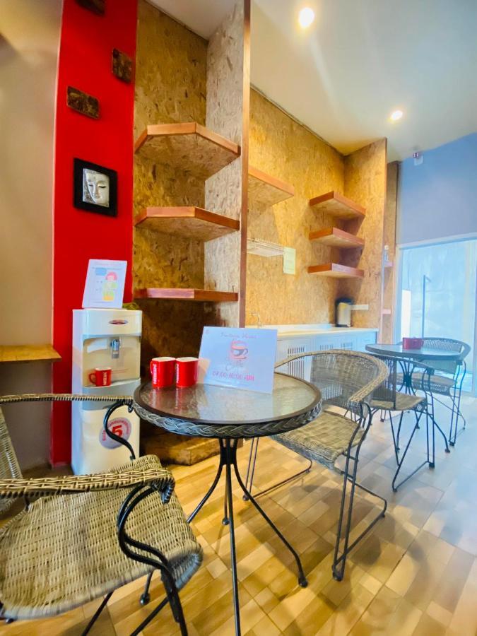 Patong Frutta Hostel מראה חיצוני תמונה